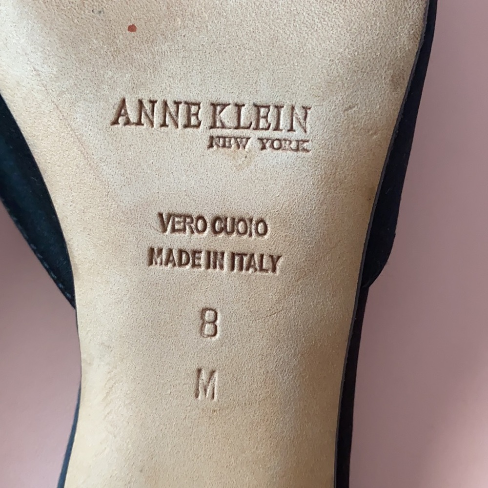 🎉🎉HP🎉🎉Vintage Anne Klein black sling back kitten heel pumps Size 8M - Picture 7 of 9